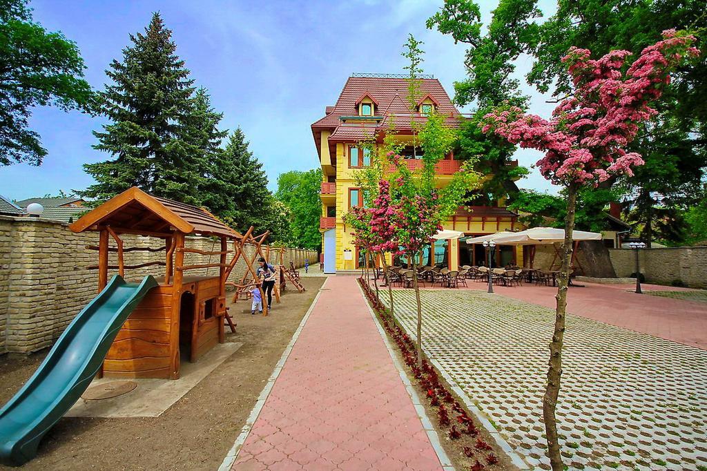 Готель Vila Палич Екстер'єр фото